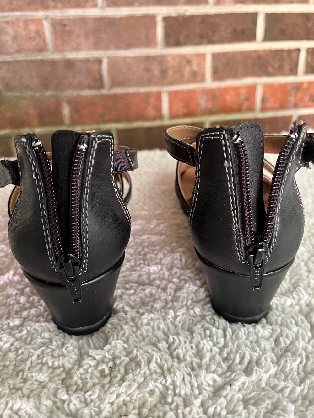 Earth Origins KENDAL Size 8M Women’s Black Wedge Sandals Side Velcro. Back Zip - Picture 6 of 13